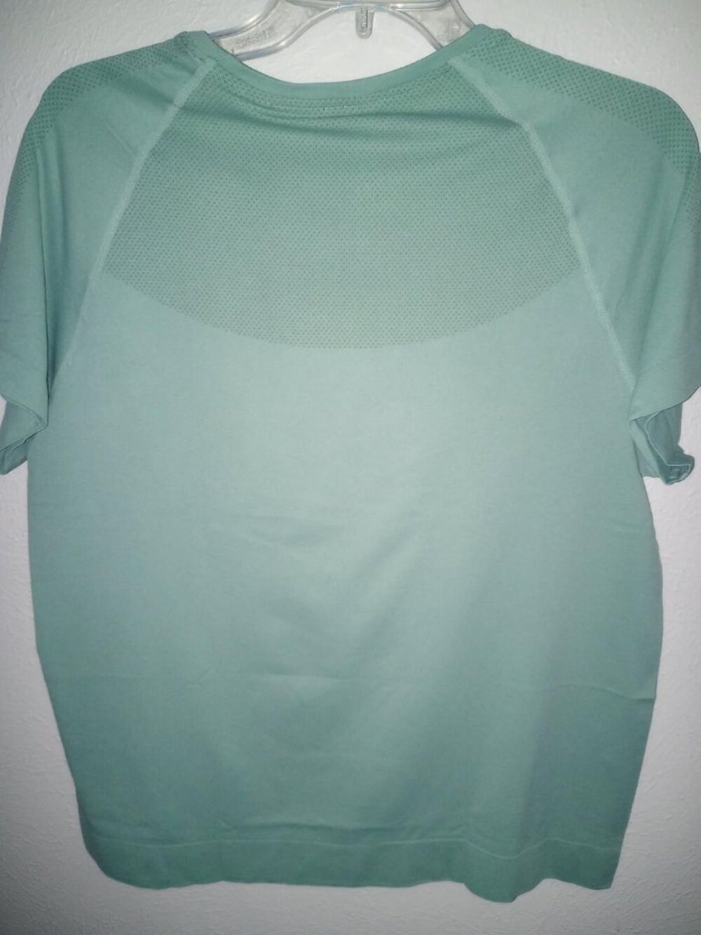 Mondetta Women's Size XL Green Fitted Active SEamless T-Shirt NWT - Picture 5 of 5